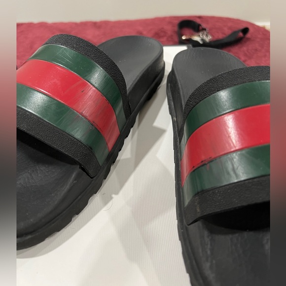 Men’s Gucci slides - Picture 4 of 8